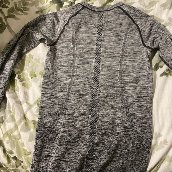 Rare lululemon swiftly tech - Picture 6 of 6